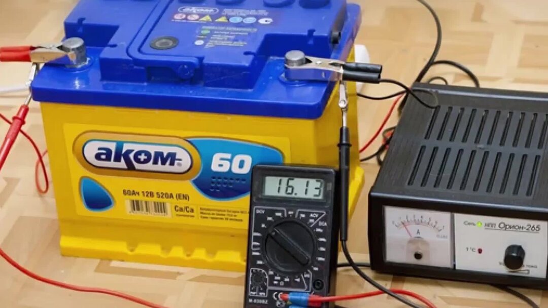 аккумулятор автомобильный сколько