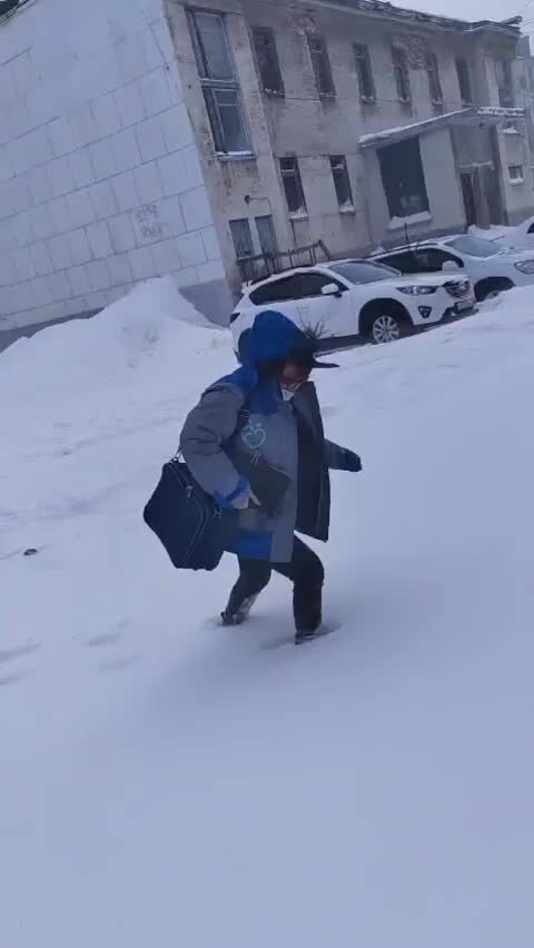 песня сугробы слушать. падал падал белый снег ноты для фортепиано. синие сугробы текст песни. падает падает снег. первый снег песня текст.