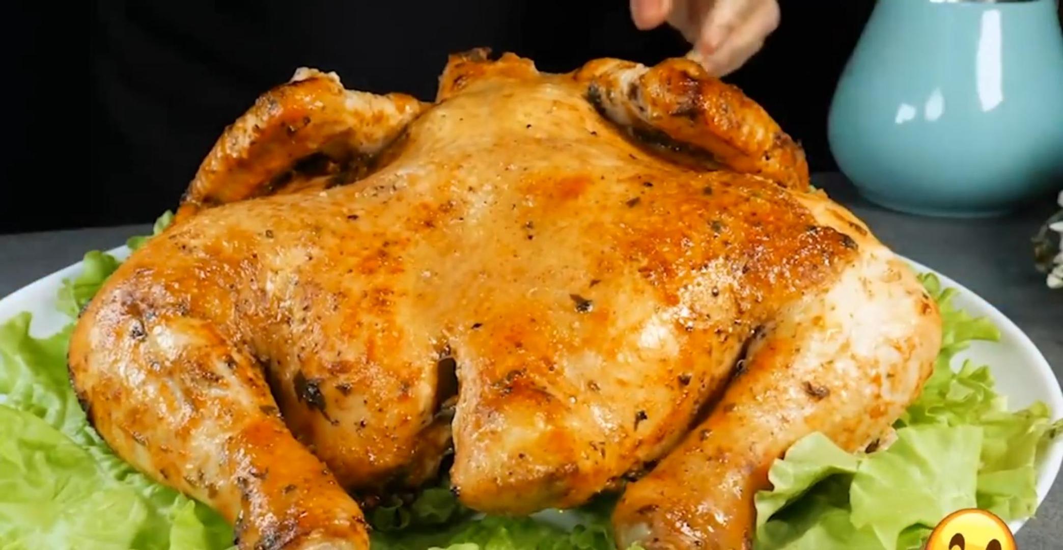 голень терияки. куриные ножки. курица с 2 соусами. ресторанные блюда. куриные голени в сметанном соусе.