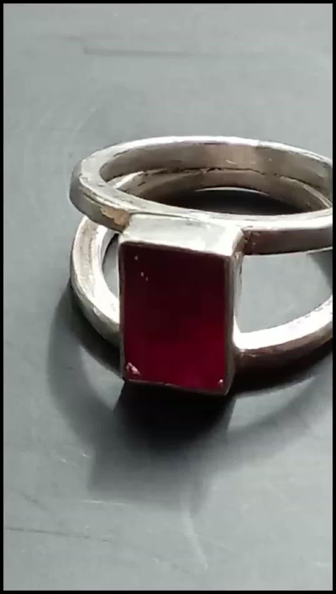 Ярким пурпуром значение выражения. Золотая осень предложения. Пурпурный цвет это какой. Бунин первый снег. Первый снег стих бунина.