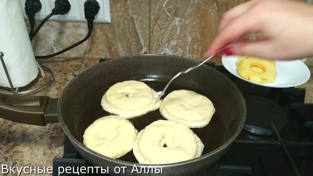 Кекс в микроволновке ингредиенты. Быстрый и вкусный десерт. Десерт в микроволновке за 5 минут. Шоколадный кекс в микроволновке за 5 минут. Кекс в микроволновкерецпты.