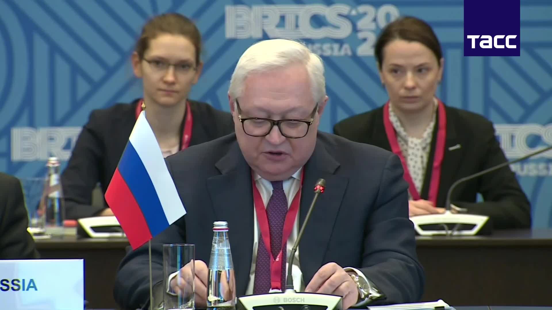 Р ф страна. Как называется наша страна. Российская федерация. Состав российской федерации. Политико административная карта россии 9 класс.