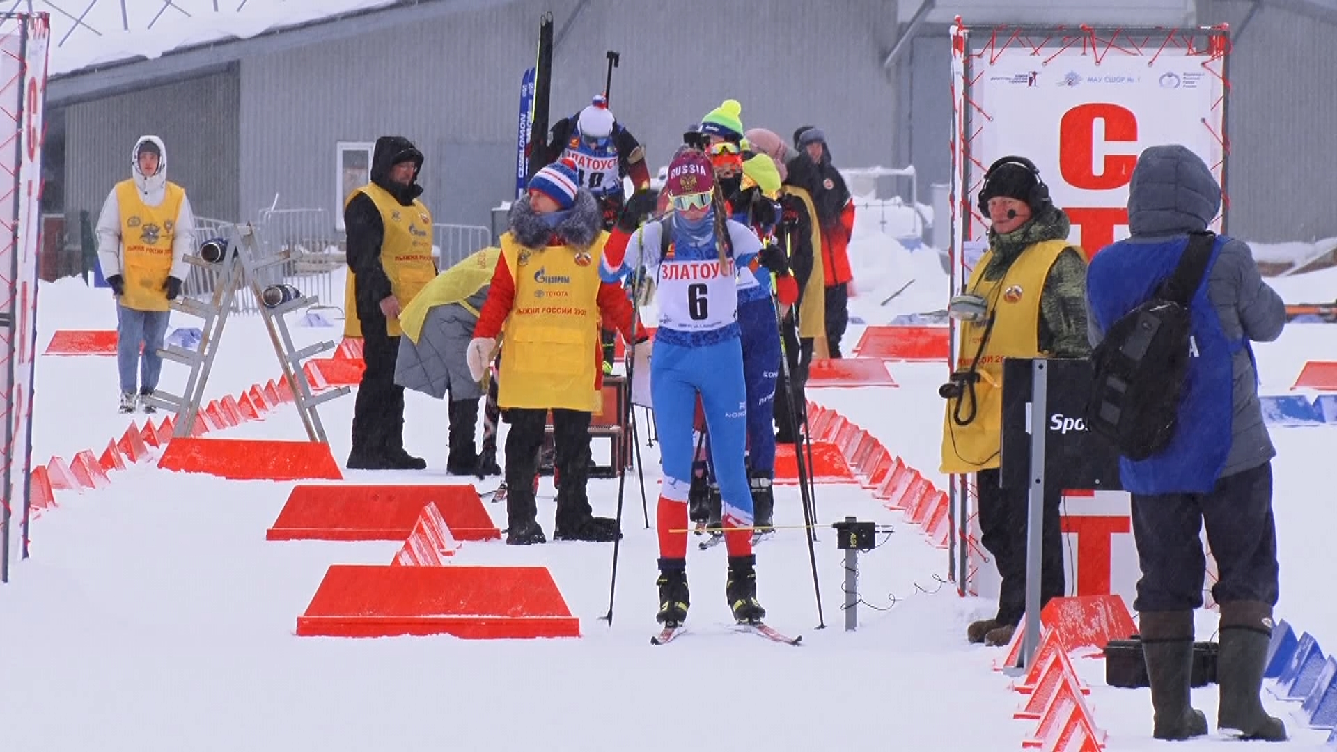 Биатлон зимний вид спорта сочетающий лыжную