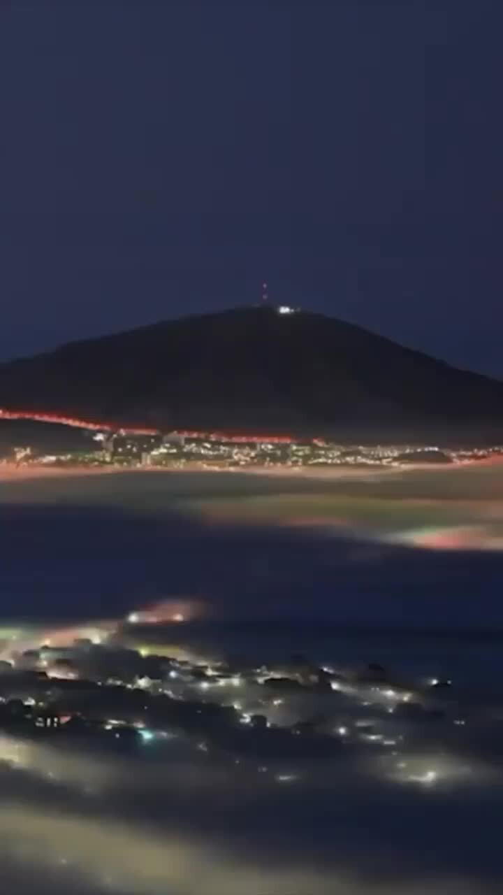 мужчина и женщина. город твоих волос. объятия. егор крид golos. город твоих волос.