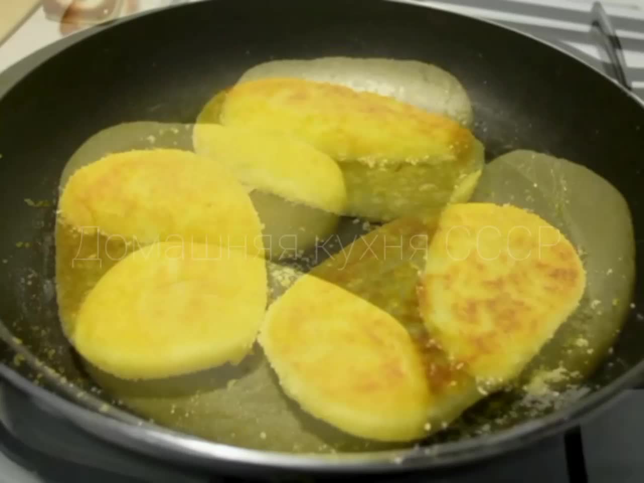 Приправа для жареной картошки. Какие приправы добавляют в жареную картошку. Приправа для окорочков. Приправа для картофеля. Maggi приправа специальная для картофеля 20г в/у.