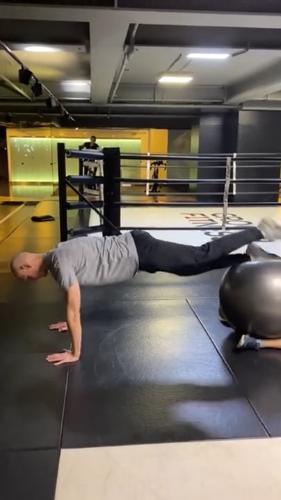 Тренер спортивного плавания