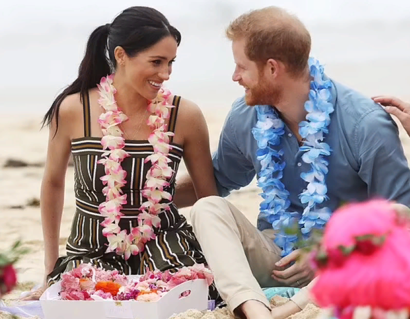 стиль 13 букв. буквы с узорами. мини кроссворд. 9 букв сканворд. декоративные буквы.