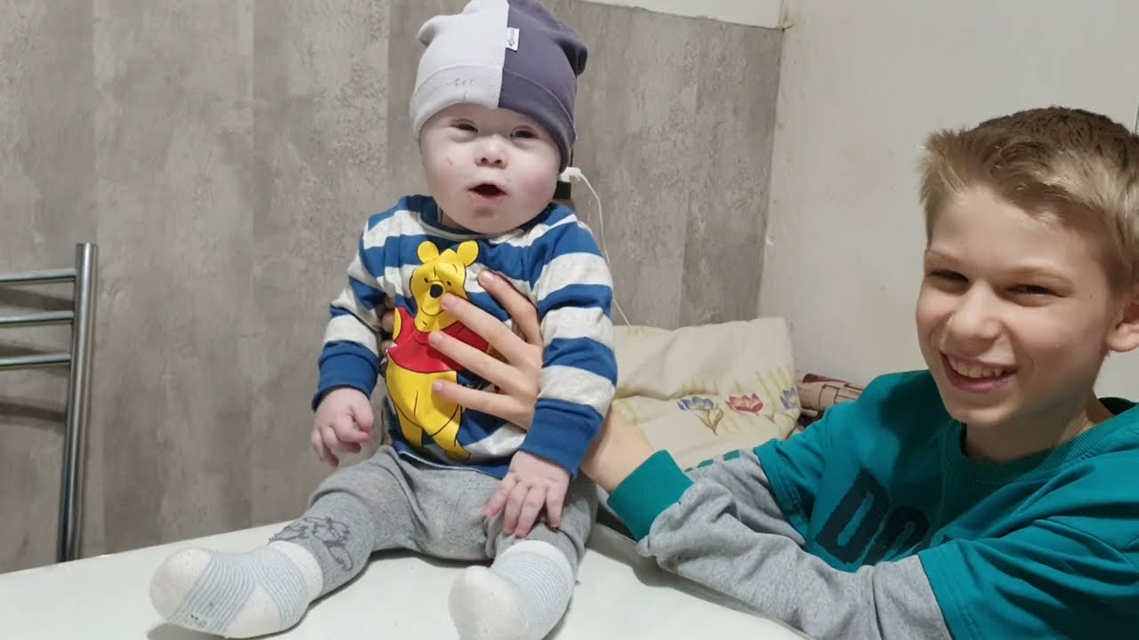 - прогрессия?. Утверждение неверно при a b c. Утверждение неверно при a b c. На кординатной прямой отмечкны числа xиy. Утверждение неверно при a b c.