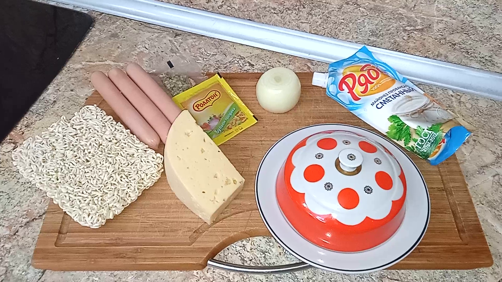 Что приготовить дома быстро и недорого. Сытный ужин. Драники с ветчиной и сыром. Запеканка из картофеля. Фаршированные булочки.