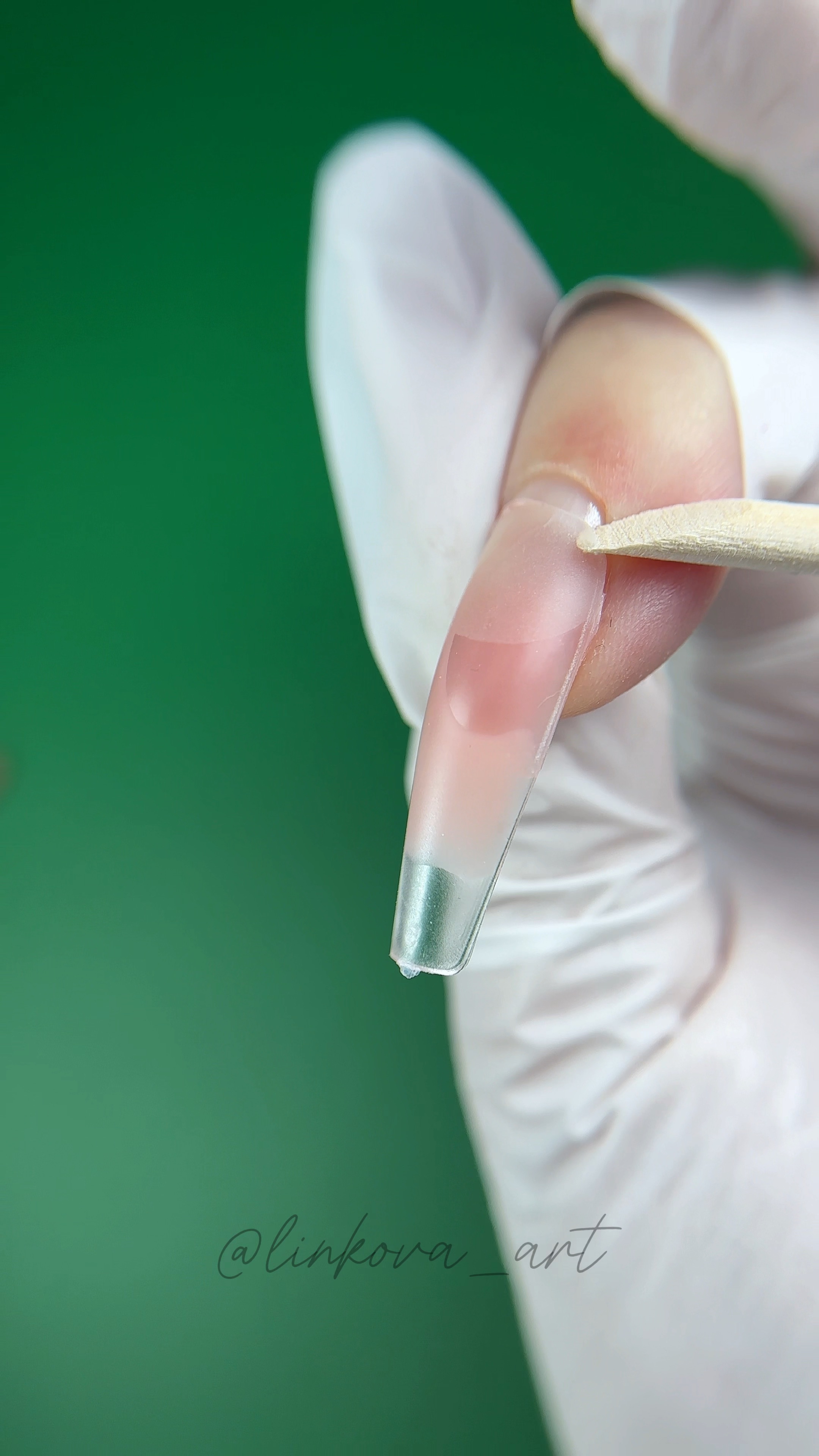 наращивание ногтей акрилатом. наращивание ногтей до и после. можно ли делать маникюр наращивание. широкие ногти. наращивание ногтей.