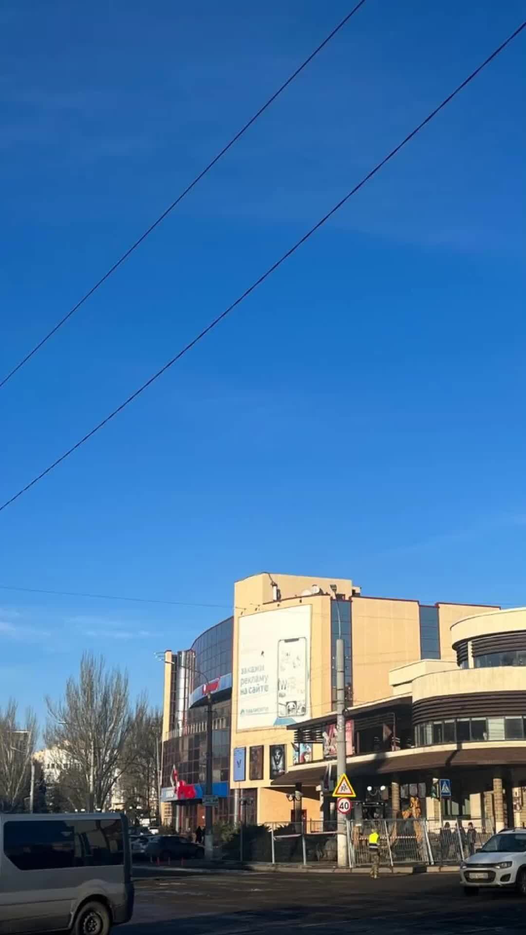 Луганск площадь. Луганск теперь. Луганск теперь. Ночной луганск. Город луганск 2023.