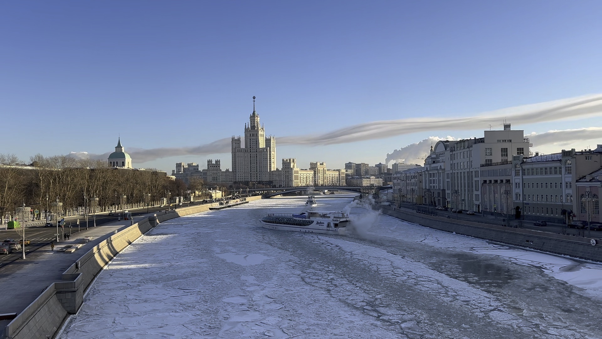 Река в москве 4