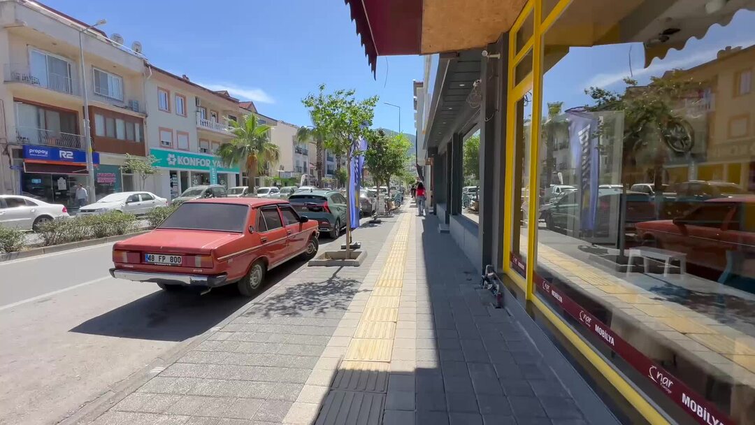 Попали на деньги из-за криворукого работчничка! Хотели траву покосить ...