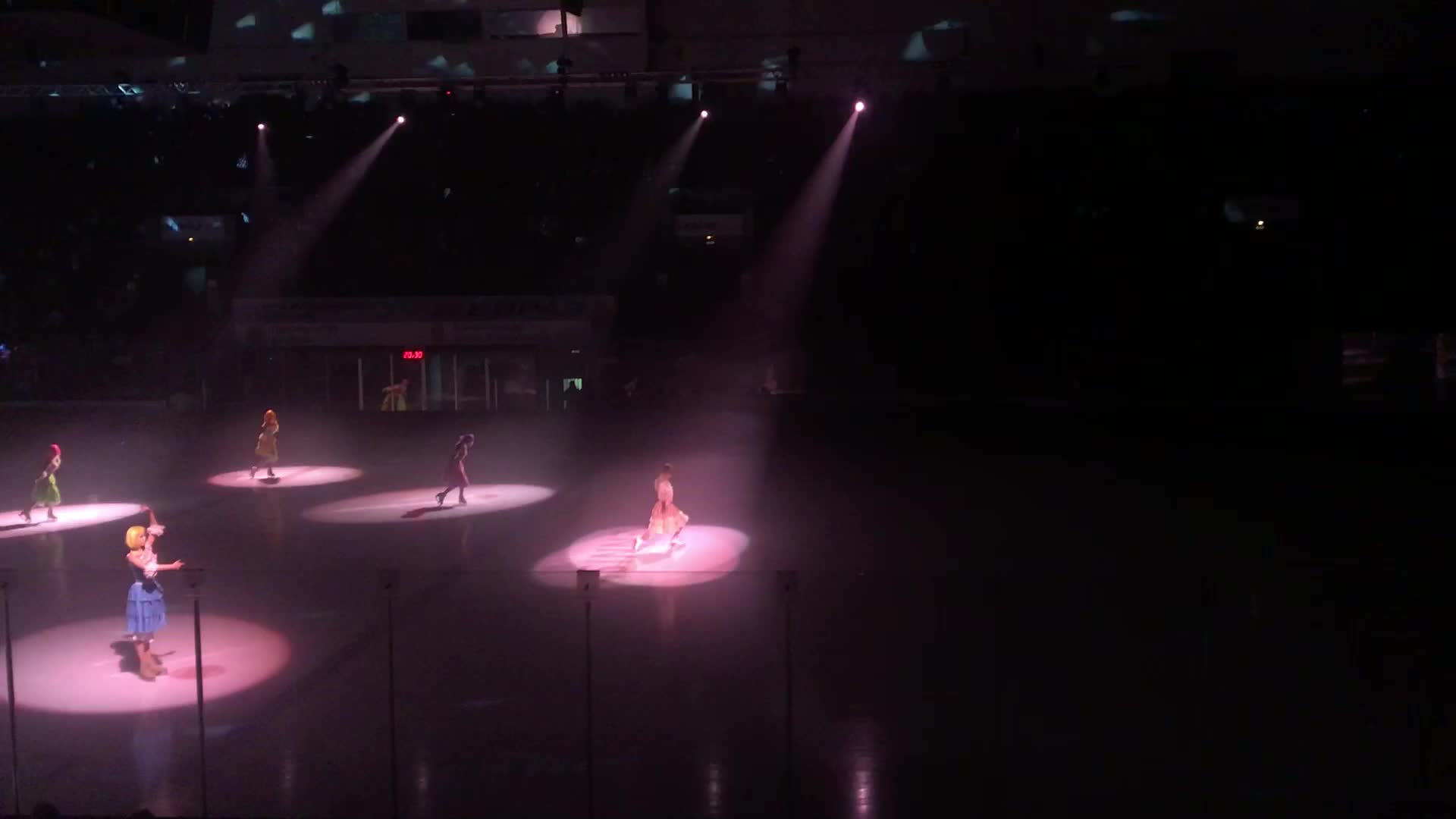 ледовый королев. ледовый дворец вымпел королев. ледовая арена королев. арена им касатонова королев. хоккейная команда города королев.