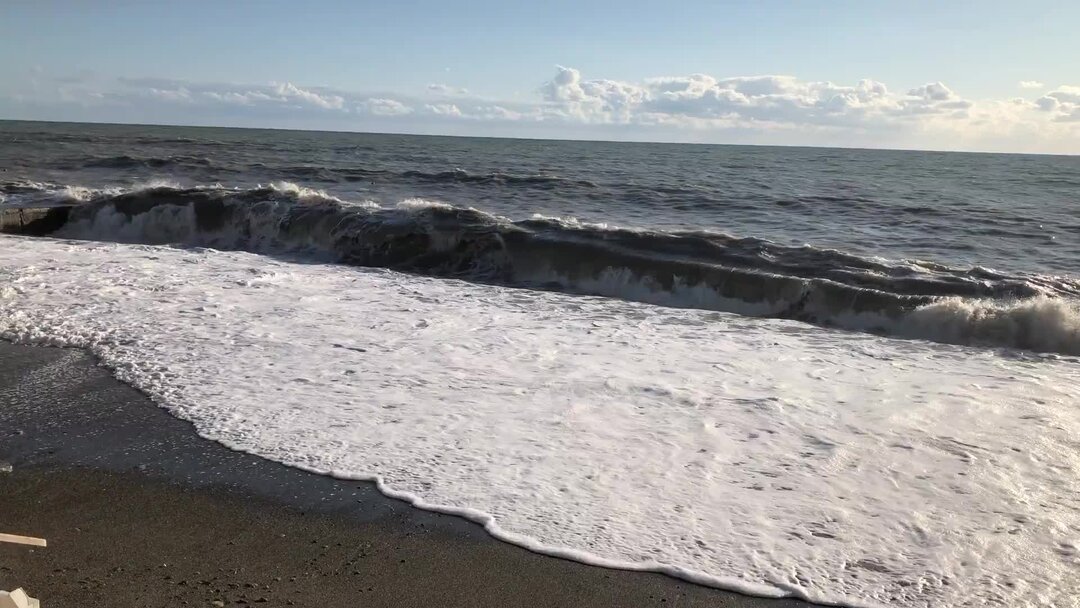 Помни о море. Кто ты песня текст. Море помнит текст. Море море мир бездонный слова. Стихи о море.