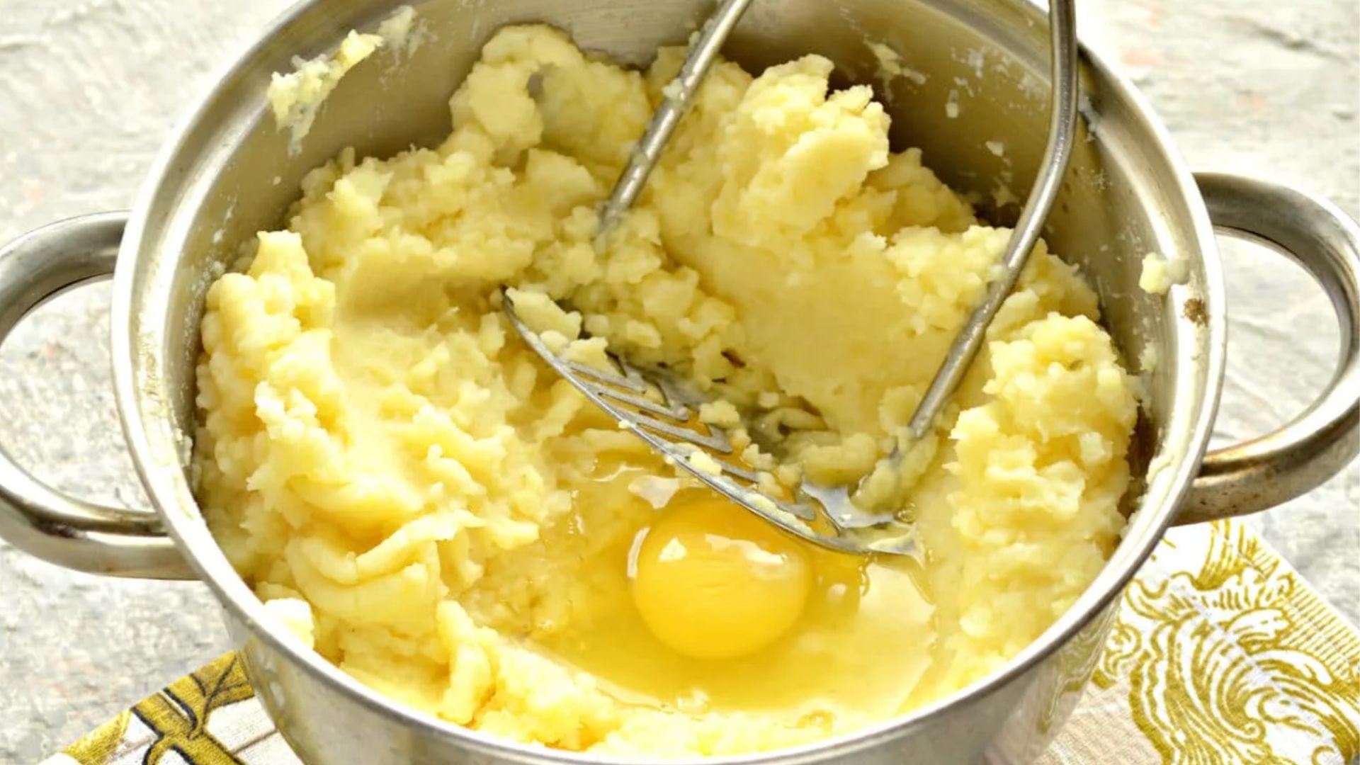 Пюре с маслом и яйцом рецепт