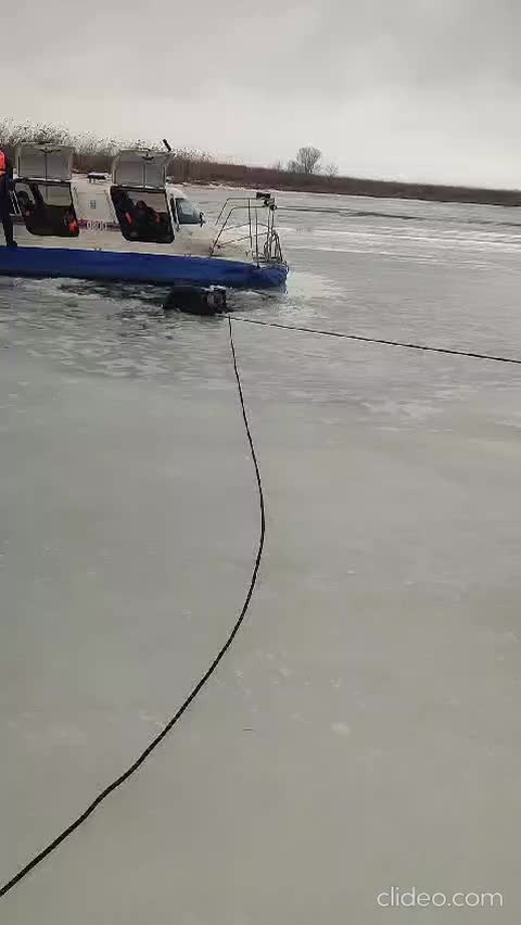 Спасая чужую жизнь. Помощь больным детям цитаты. Беда афоризмы. Лезть в чужую жизнь цитаты. Спасая чужую жизнь.