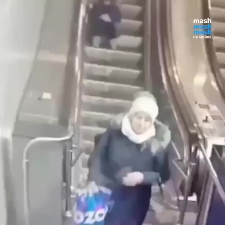 Вот сижу и думаю цитаты. Сидит думает. Сижу и думаю цитаты. Грустные коты. Сижу и думаю почему.