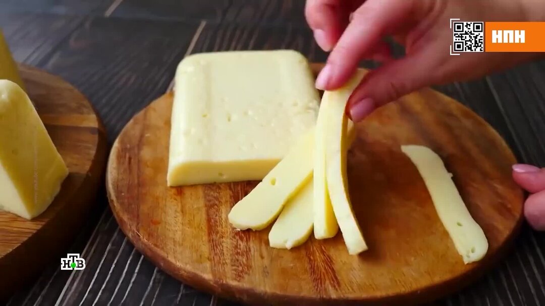 сыр завернутый в тесто. сыр для запекания в тесте в духовке. рецепт сыра в тесте. сыр с тестом. сырное тесто.