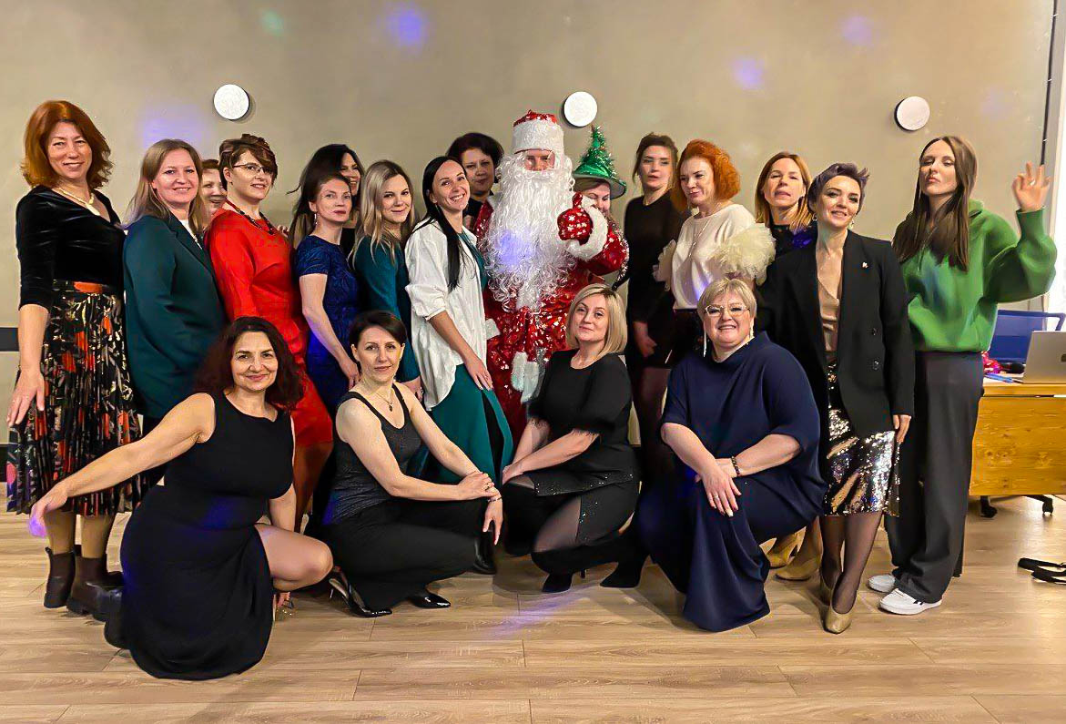 магическая луна. камень обретающий магическую силу в новолуние. волшебное полнолуние. камень обретающий магическую силу в новолуние. волшебный камень арт.