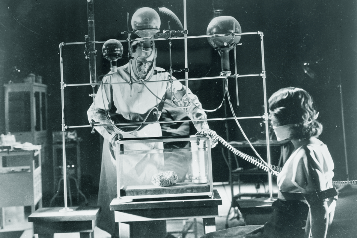 Its experiment. The Vampire bat 1933. Вампир-летучая мышь (the Vampire bat) {х/ф}. Лайонел Этуилл скарабей.