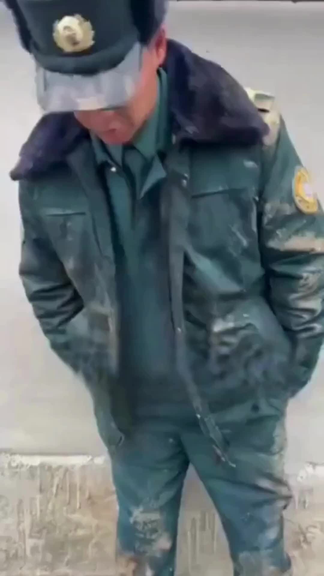 Социальная защита сотрудников полиции. Источники профессиональной морали сотрудников овд. Честь и достоинство сотрудника овд. Что такое профессиональная этика сотрудников органов внутренних дел. Права и обязанности сотрудника милиции.