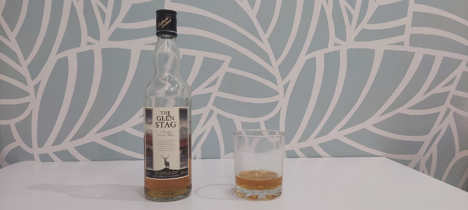 Noble stag spiced. Glen Stag виски. Виски Нобл стаг. Глен Паркер виски. Виски Глен Иглс.