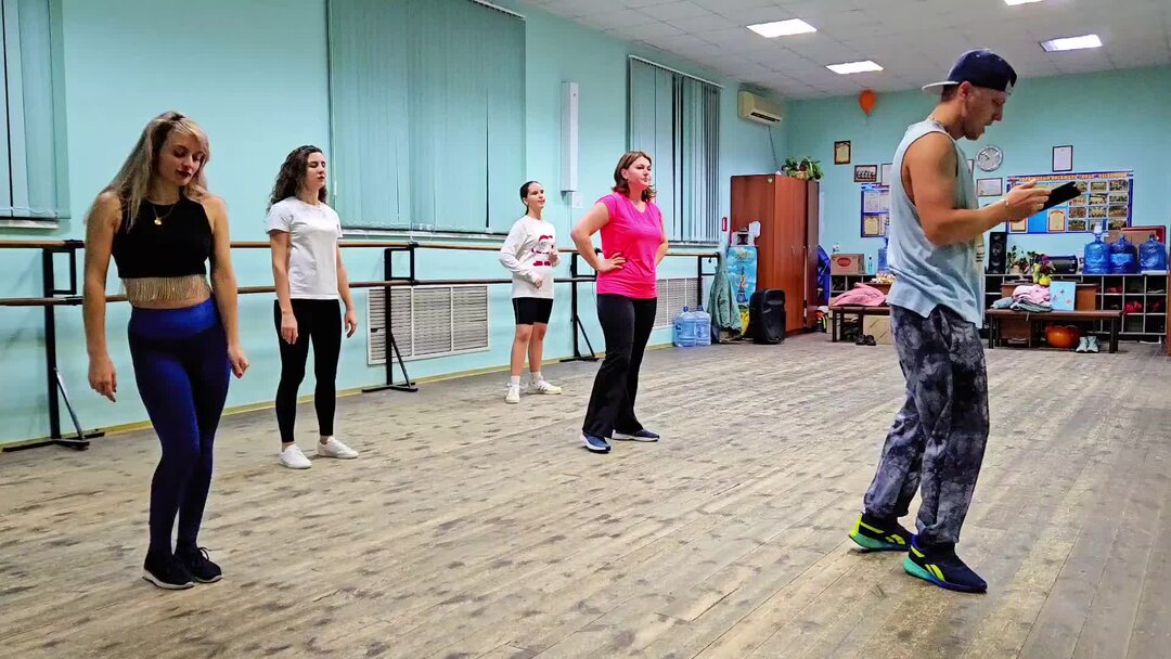 зумба для начинающих.