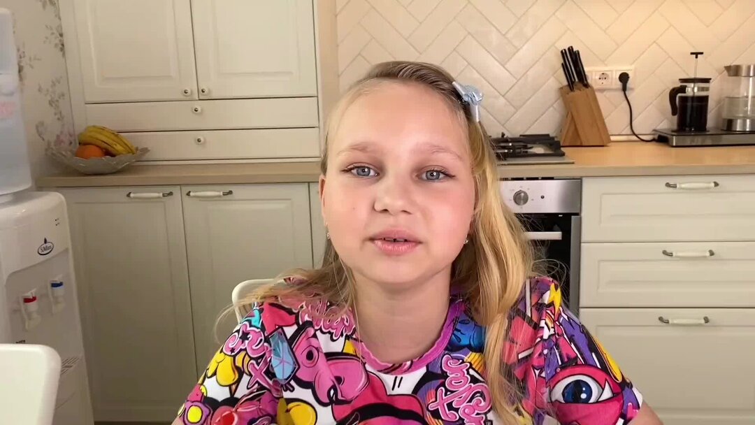 Псковская модель алиса. Alisa new. Новая алиса. Alisa new. Алиса макс в живую цвета.