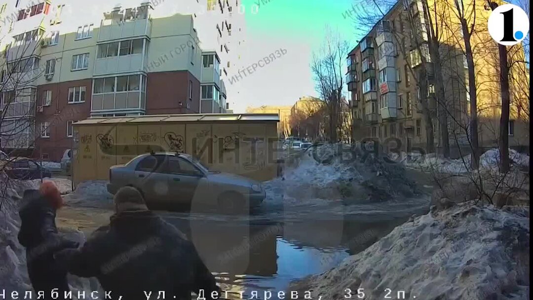 захламление квартиры. коляски и велосипеды в подъездах. противогаз гп-5. мог под. мог под.