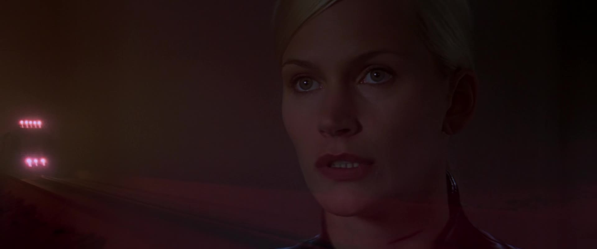 Наташа хенстридж 2001. Ghosts of mars («призраки марса»), 2001. Mars 2001. Наташа хенстридж 2001. Призраки марса фильм 2001.