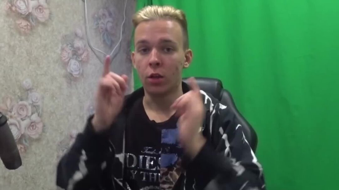 Жена вернулась из командировки. В командировке изменяю жене. В командировке изменяю жене. Статусы про мужа. Муж вернулся с командировки.