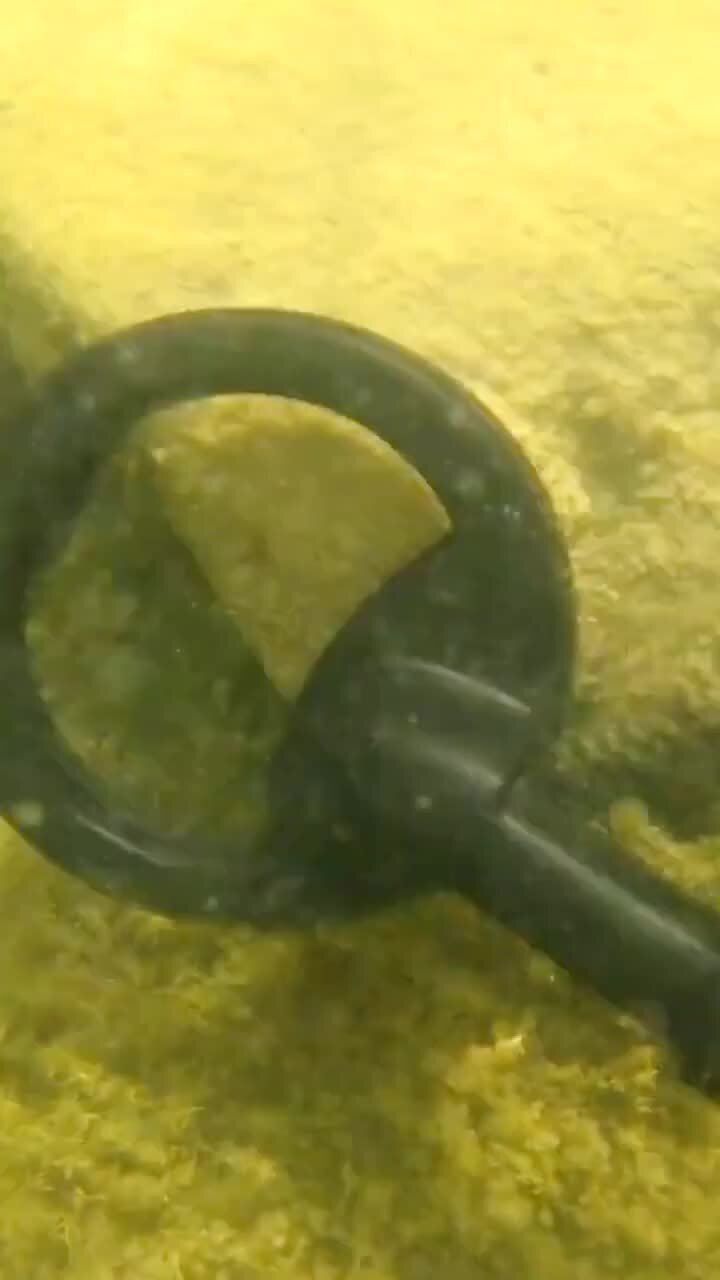 кладбище затонувших кораблей. страшные находки под водой. затонувшие корабли. что было найдено под водой. тонущий самолет.