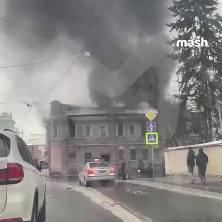 москва зимой. город москва климат. москва. москва кремль москва река. красная площадь.