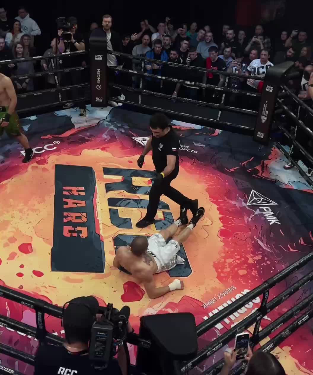 ахмед драка. нуцалханов ахмед mma. святослав коваленко бой. ахмед драка. бой прямой эфир в узбекистане.