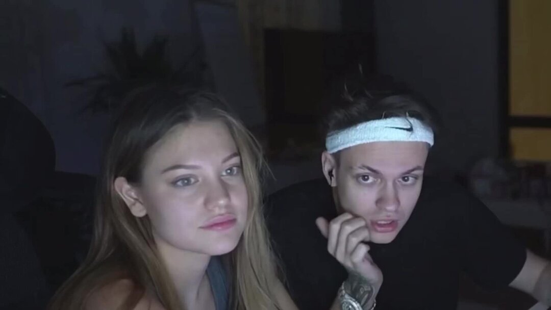 Надпись всё временно. На скале надпись когда богатые читают. Цитаты. Притча все временно на скале надпись. Бедные снюсы богатые плачут.