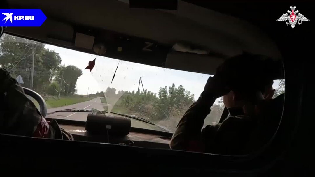 Тыловые войска. Натовские войска под курском. Солдаты в строю. Поддержка военных. Колонна техники нато.
