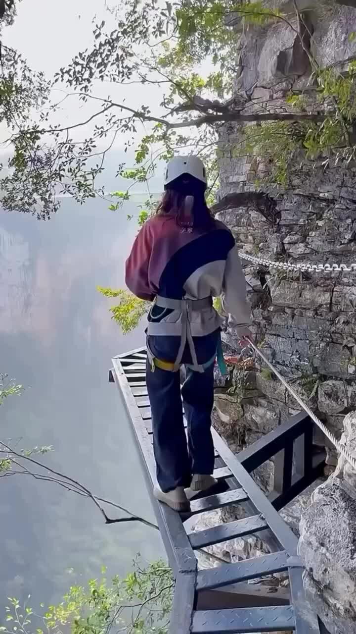 роза хутор 2320 метров над уровнем моря. эверест 2. гора 2000 метров. гора народная (1895 метров). горный алтай над уровнем моря.