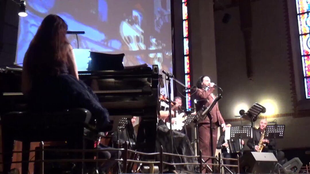 Застольные песни тексты русские. Евтушенко со мною что-то происходит. Любэ дворовые друзья. Любэ серега колька. Любэ старые друзья.