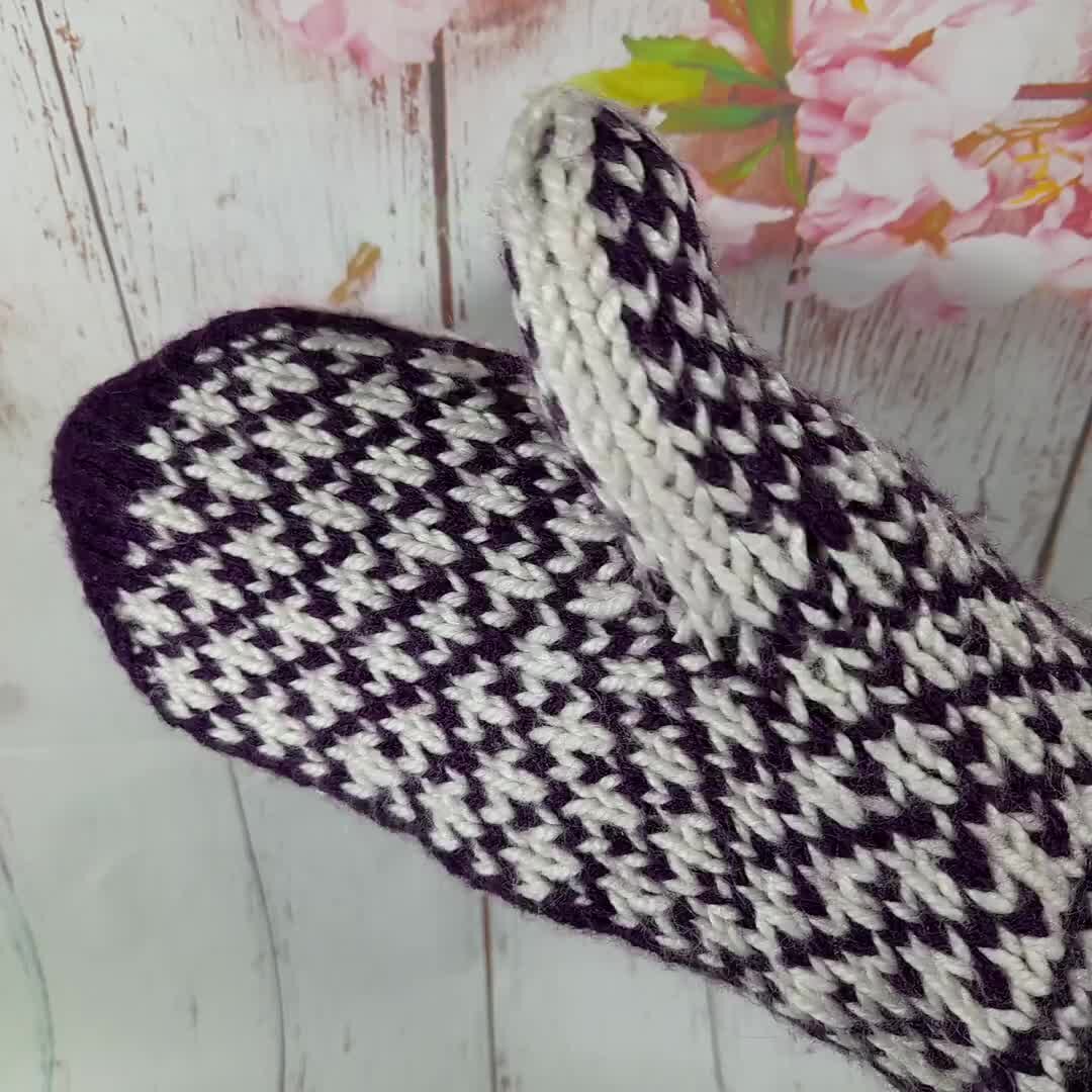 Варежки с узором. Варежки ruth cross. Жаккардовые узоры для рукавиц. Варежки с узором. Вязаные варежки.