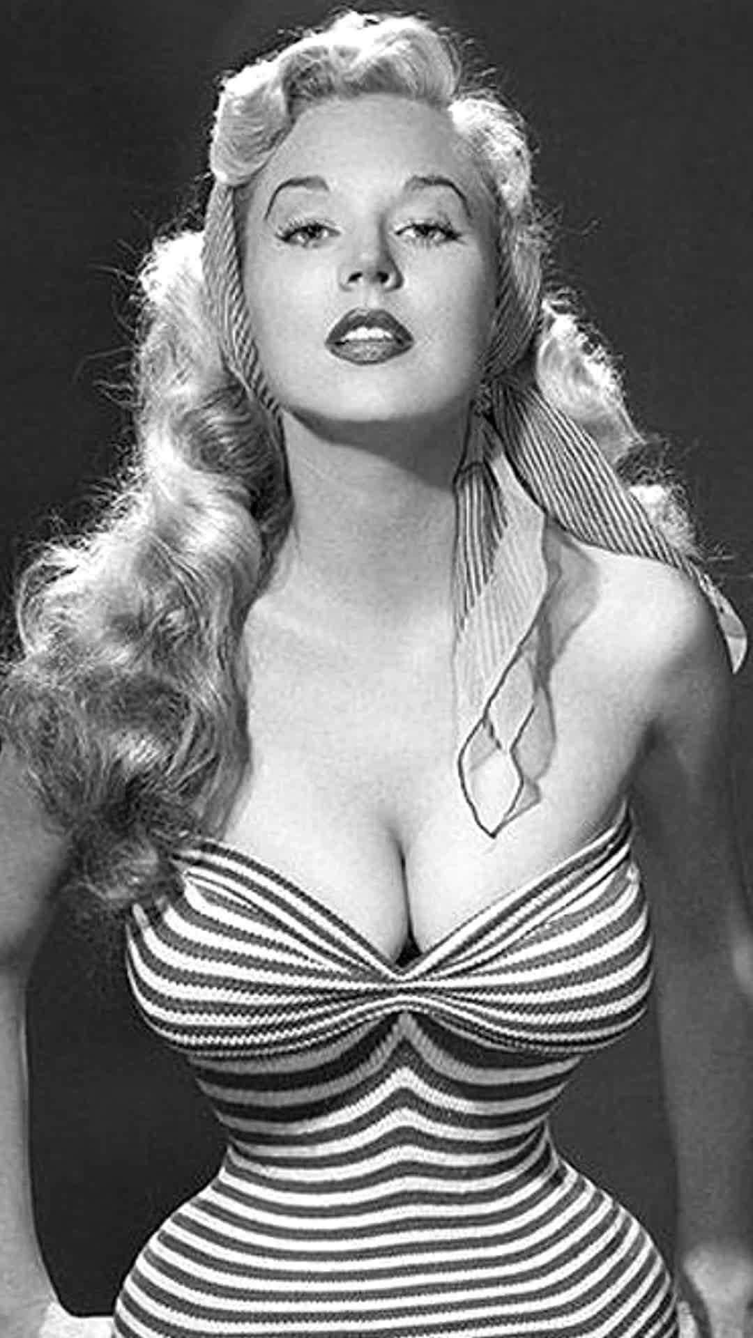 Betty brosmer. Бетти Бросмер. Бетти Бросмер 2015. Бетти Бросмер 2020. Бетти Бросмер и Джо Вейдер.