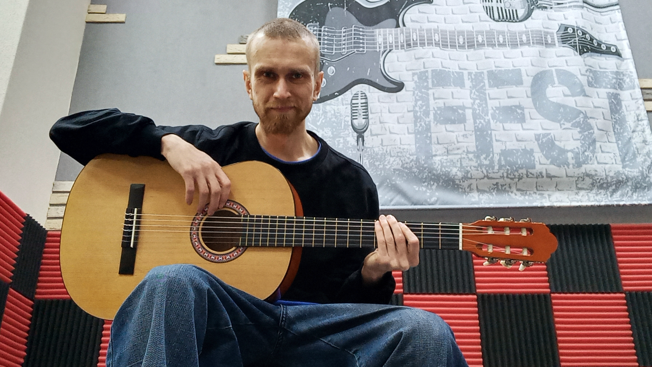 Схемы аккордов 6 струнной гитары для начинающих. Лады на 6 струнной гитаре. Самый лёгкий аккорд на гитаре для начинающих 6 струн. Схема аккордов на гитаре 6 струн для начинающих. В траве сидел кузнечик лады на гитаре.