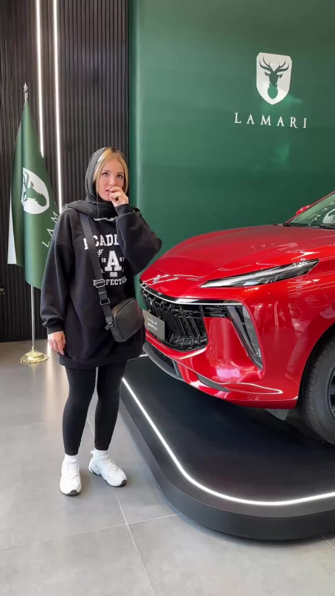 настя автомеханик. инфинити насти туман. девушка автомеханик настя туман. настя туман механик. скайлайн насти туман.