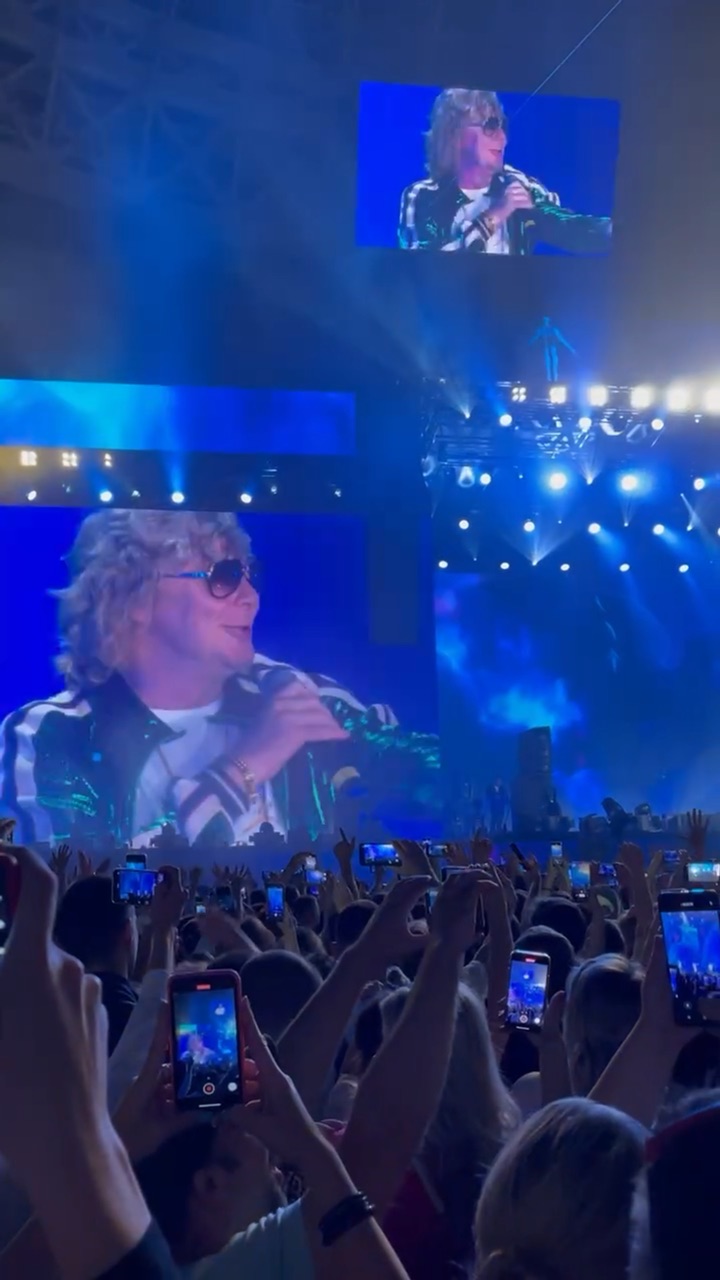 Иванушки тучи текст. Иванушки тучи текст. Иванушки тучи текст. Текст песни снегири. Тучи иванушки текст.