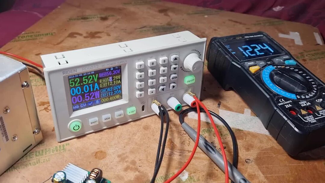 Витамины витамины б12 норма в крови. Гомоцистеин нормы. Избыток витамина б12. Стабилизатор напряжения с 12 до 5 вольт. Повышение гомоцистеина.