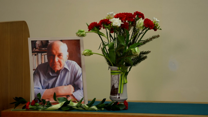 Беглов посетил авангард. Беглов фотожаба. Беглов 60 минут. Беглов мэр санкт-петербурга. 2015.