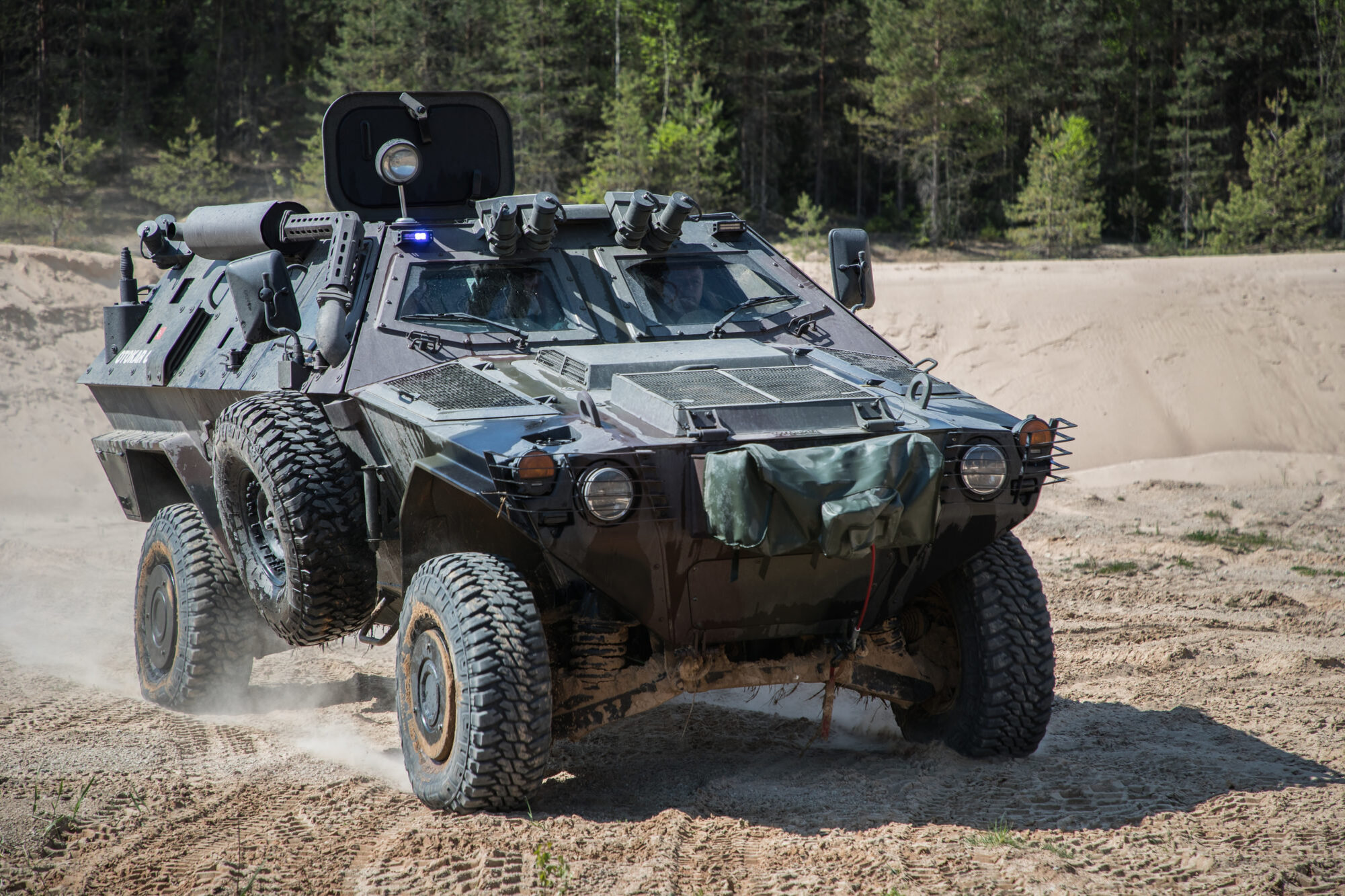 Kobra 2 plus. Бронемашина Otokar-Cobra 2. Otokar Cobra II 4x4. БТР Кобра Турция. Бронеавтомобиль Отокар.