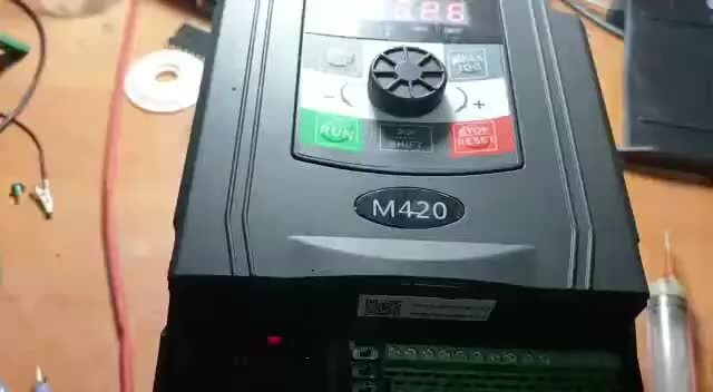 Преобразователь 220 на 5. M driver частотный преобразователь. Частотник m751t2vb. Частотный преобразователь 1 квт 380. 1а iek cnt-a310d33v022tez.