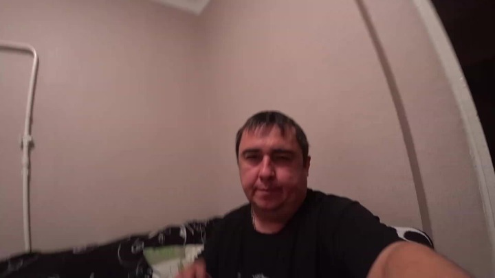 Сказала мужу. Американцы говорят. Надписи на футболке для мужчины. Надпись сказал сделал. Сказал сделал.