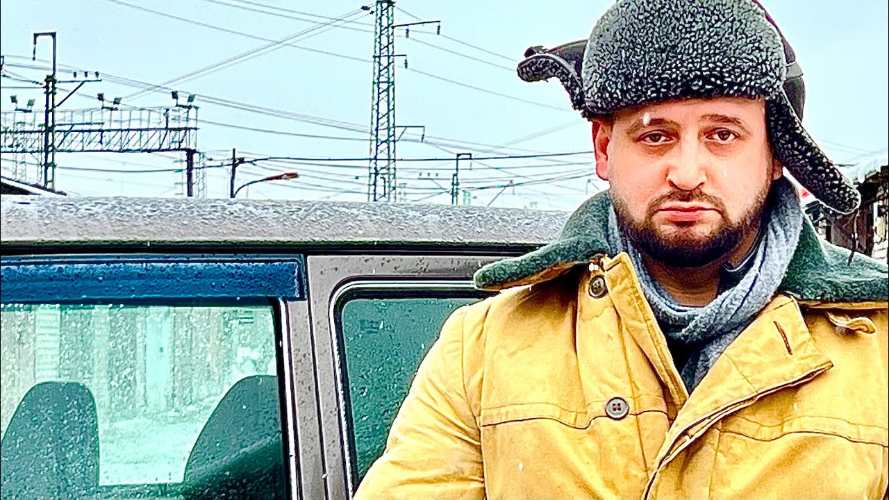 Nnm трекер. Человек с зонтом. Ошибка сайта яндекс. Nnm club. Грустный бизнесмен.